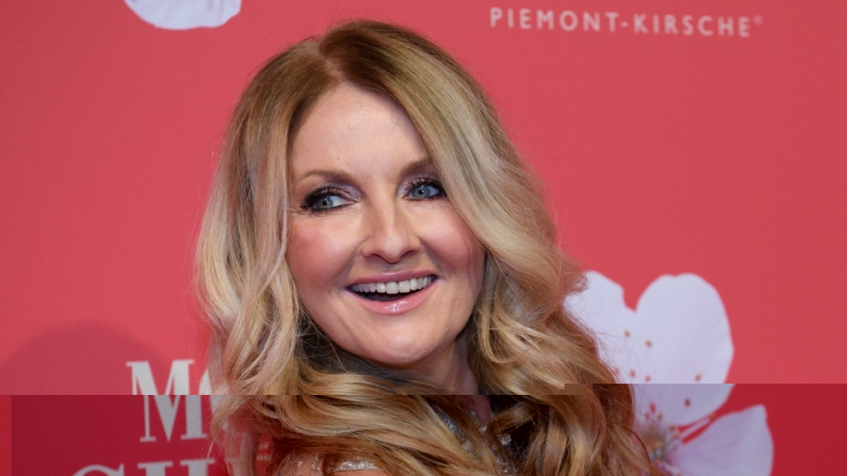 Frauke Ludowig l&auml;sst bei "Let's Dance" die H&uuml;ften kreisen. (Foto)