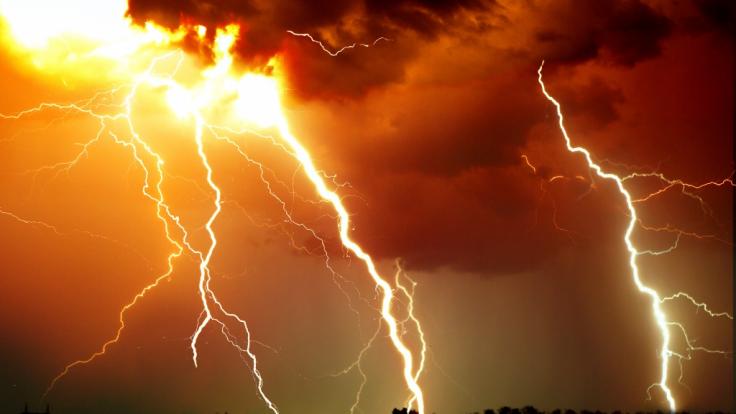 Richtiges Verhalten ist bei einem Gewitter überlebenswichtig.