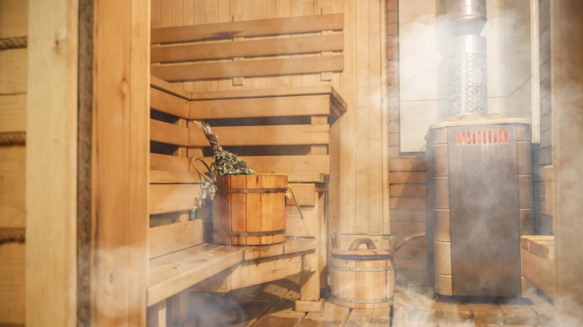 In der Sauna wurden der Fleisch-Magnat und seine Freundin angegriffen. (Foto)