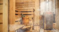 In der Sauna wurden der Fleisch-Magnat und seine Freundin angegriffen.