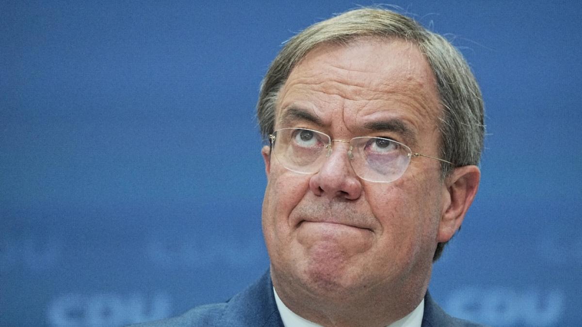 Der Justizskandal um Armin Laschet sorgte f&uuml;r Entsetzen bei den W&auml;hlerinnen und W&auml;hlern. Auf Twitter entbrannte ein Shitstorm. (Foto)