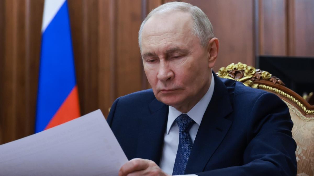Wladimir Putin will nur noch Eltern den Zugriff auf Schmuddelfilme erlauben. (Foto)