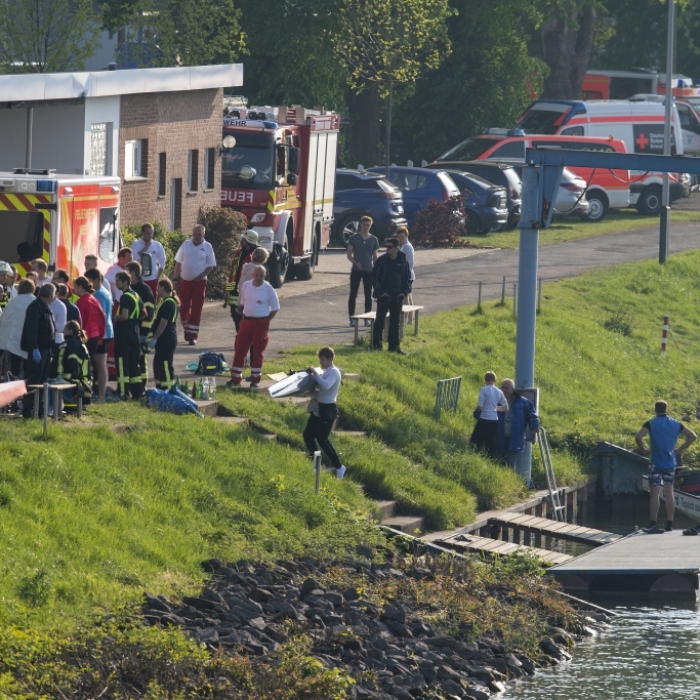 Unfall mit Boot in der Elbe