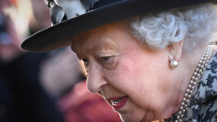 Queen Elizabeth II. soll unter den nicht abreißen wollenden Skandalen im Königshaus leiden.