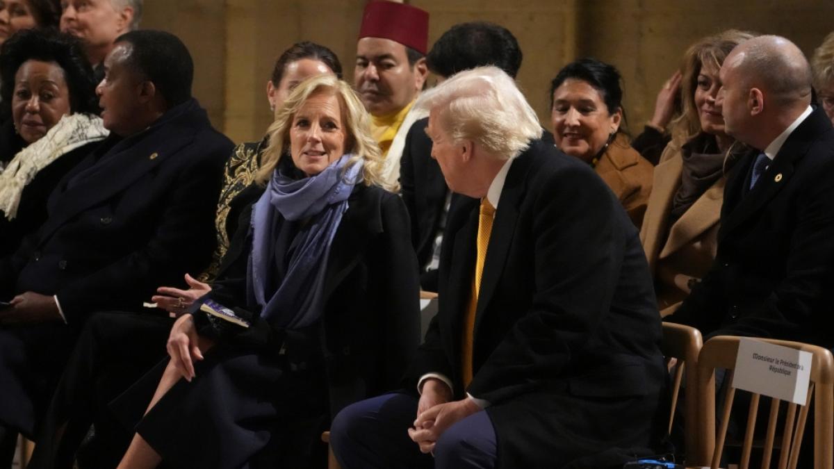 Dieses gemeinsame Foto von Donald Trump und Jill Biden sorgt im Netz f&uuml;r reichlich Spekulationen. (Foto)