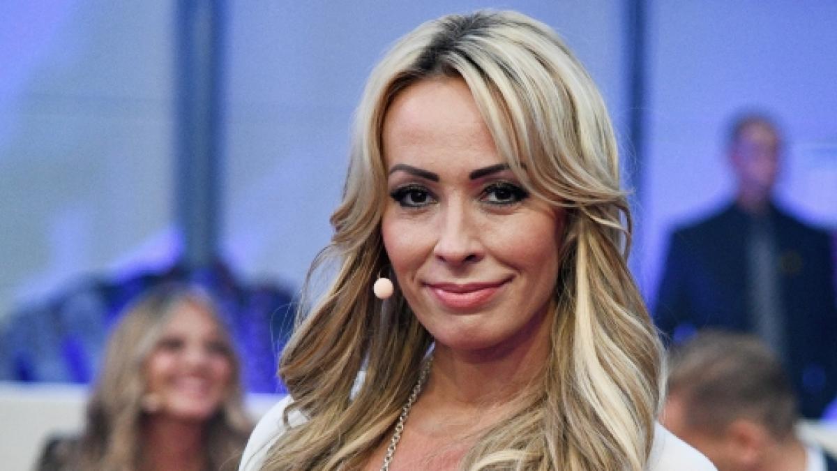 Cora Schumacher zeigt sich auf Instagram erneut im Bikini und pr&auml;sentiert dabei ihr Mega-Dekollet&eacute;. (Foto)