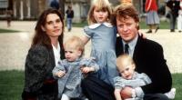 Papas ganzer Stolz: Earl Spencer mit seiner Ehefrau Victoria Lockwood, der ältesten Tochter Kitty Spencer (Mitte) und den Zwillingen Amelia und Eliza Spencer.