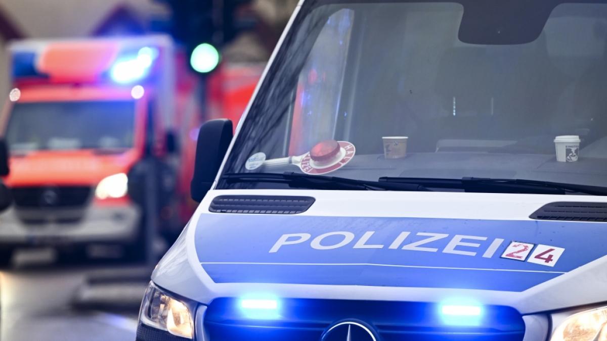 In Berlin-Mitte ist Berichten zufolge ein Auto in eine Menschengruppe gerast, die Rede ist von mehreren verletzten Personen (Symbolfoto). (Foto)