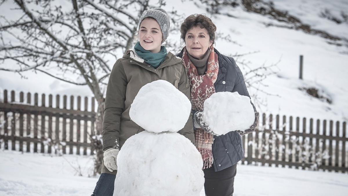 Ronja Forcher (l.) spielt auch in den neuen "Bergdoktor"-Folgen Lilli Gruber. (Foto)