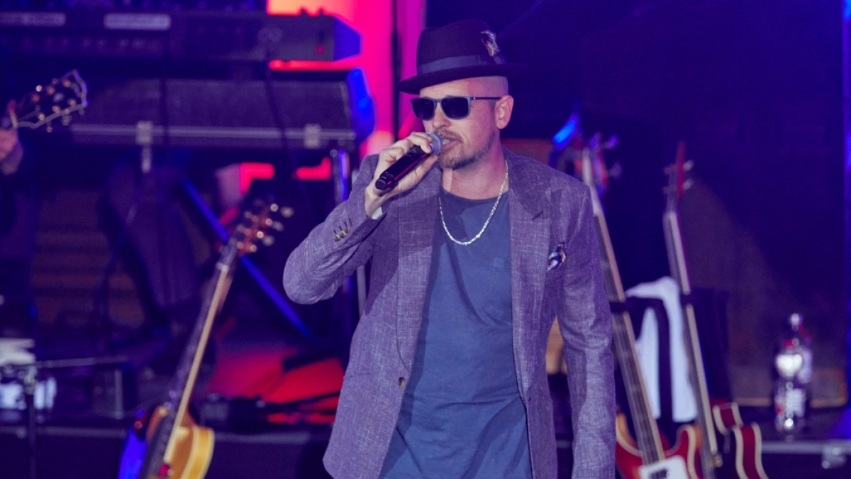 Jan Delay performt auf der B&uuml;hne. (Foto)