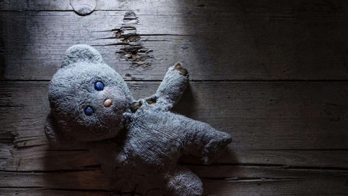 Die Mutter lag neben ihrer Tochter, als sie vergewaltigt wurde. (Foto)