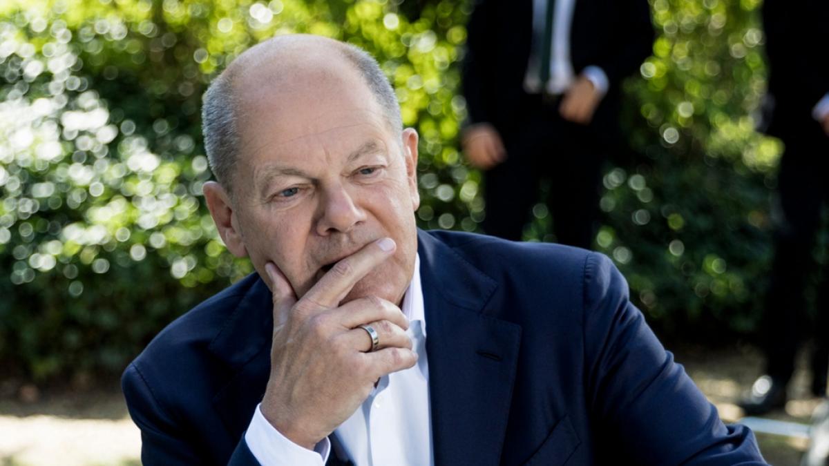 Bundeskanzler Olaf Scholz st&uuml;rzt in einer neuen Umfrage weiter ab. (Foto)