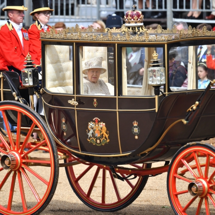 Royaler Traditionsbruch! DARAUF muss die Königin verzichten
