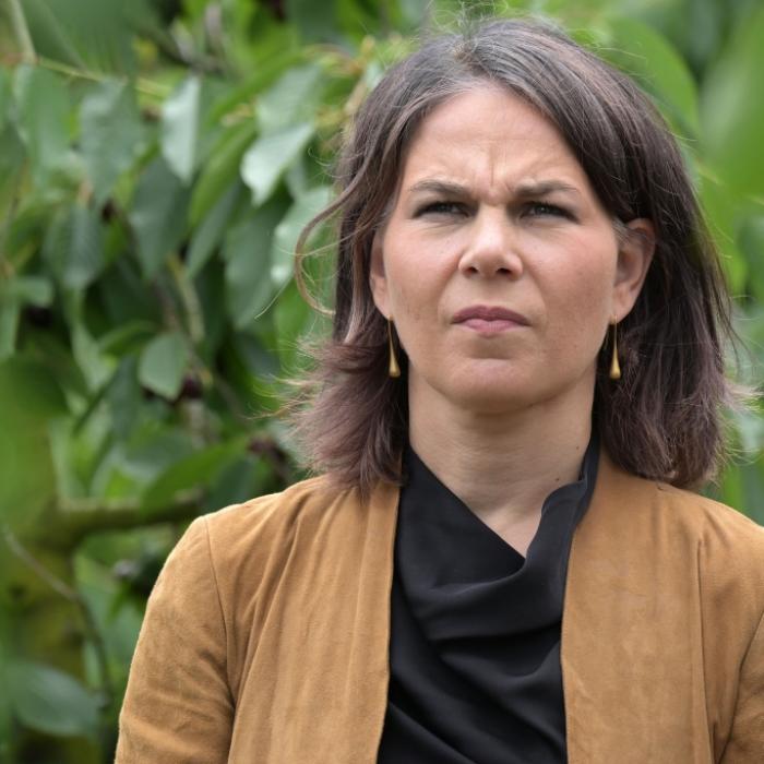 15,7 Millionen für Häppchen? So werden Steuergelder verplempert