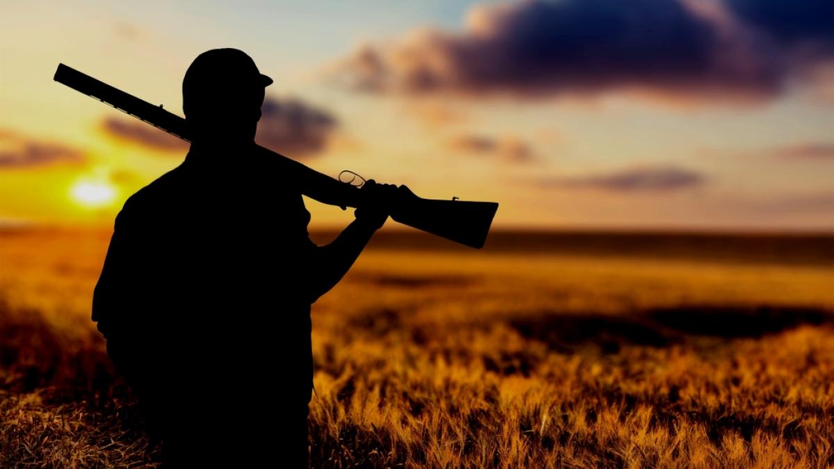Ein J&auml;ger verwechselte einen Wanderer bei der Jagd mit einem Truthahn und dr&uuml;ckte ab - jetzt k&auml;mpft der Angeschossene im Krankenhaus um sein Leben (Symbolbild). (Foto)