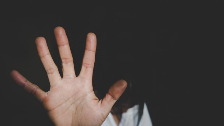 Eine Frau in Indien wurde missbraucht und ermordet.