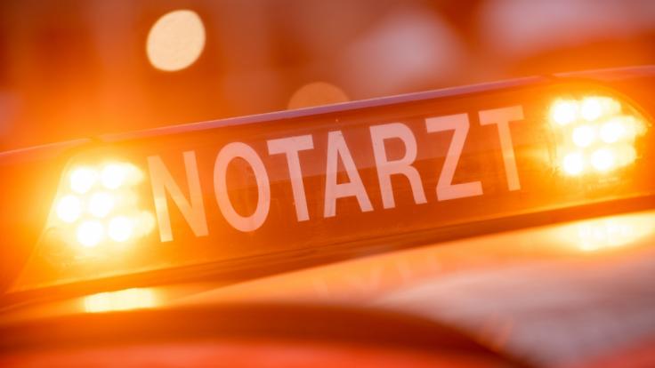 Nach einem tödlichen Unfall am Bielefelder Kreuz, bei dem ein 36 Jahre alter Mann und dessen Sohn (11) starben, ermittelt die Polizei (Symbolbild).