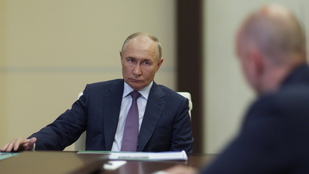 W&uuml;rde Wladimir Putin russisches Gebiet durch das eigene Milit&auml;r bombardieren lassen? (Foto)