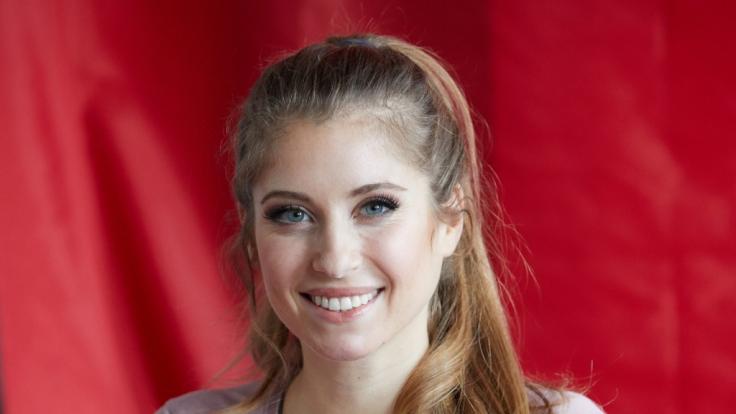 Cathy Hummels macht gerade Kurzurlaub am Tegernsee.