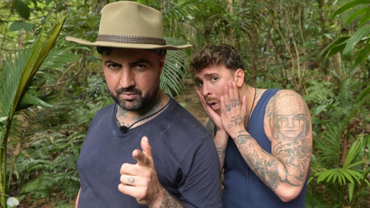 Cosimo Citiolo (l.) und Gigi Birofio sorgten im Dschungelcamp 2023 f&uuml;r den ein oder anderen Aufreger. Das IBES-Finale ist am Sonntag um 20.15 Uhr&nbsp; bei RTL+ zu sehen. (Foto)