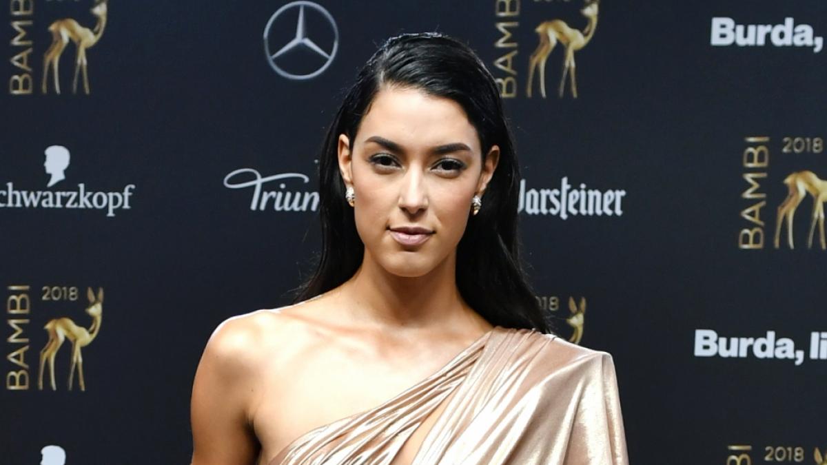 Rebecca Mir zeigte sich verboten hei&szlig; auf Instagram. (Foto)