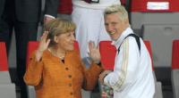 Angela Merkel und Bastian Schweinsteiger im Jahr 2008.
