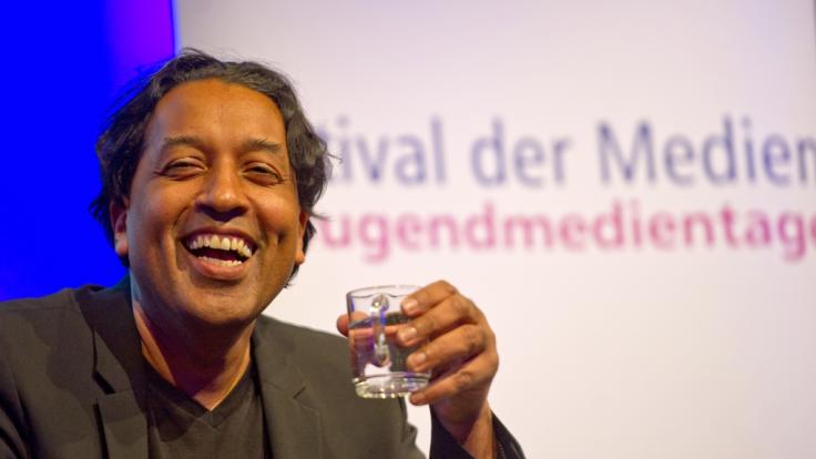 Cherno Jobatey privat: Total verändert! Was macht der beliebte Moderator heute? - Vimarsana News