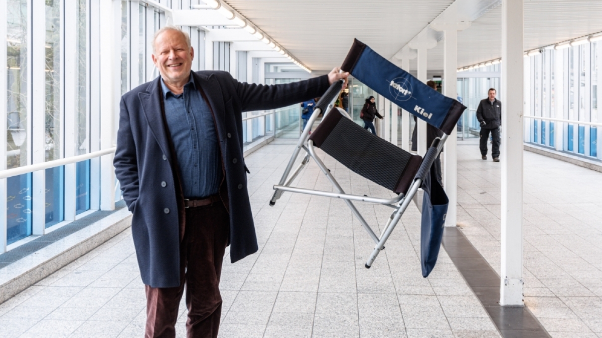 Der Schauspieler Axel Milberg bei Dreharbeiten zu seinem letzten ARD-Tatort in der Rolle des Kommissar Borowski. (Foto)