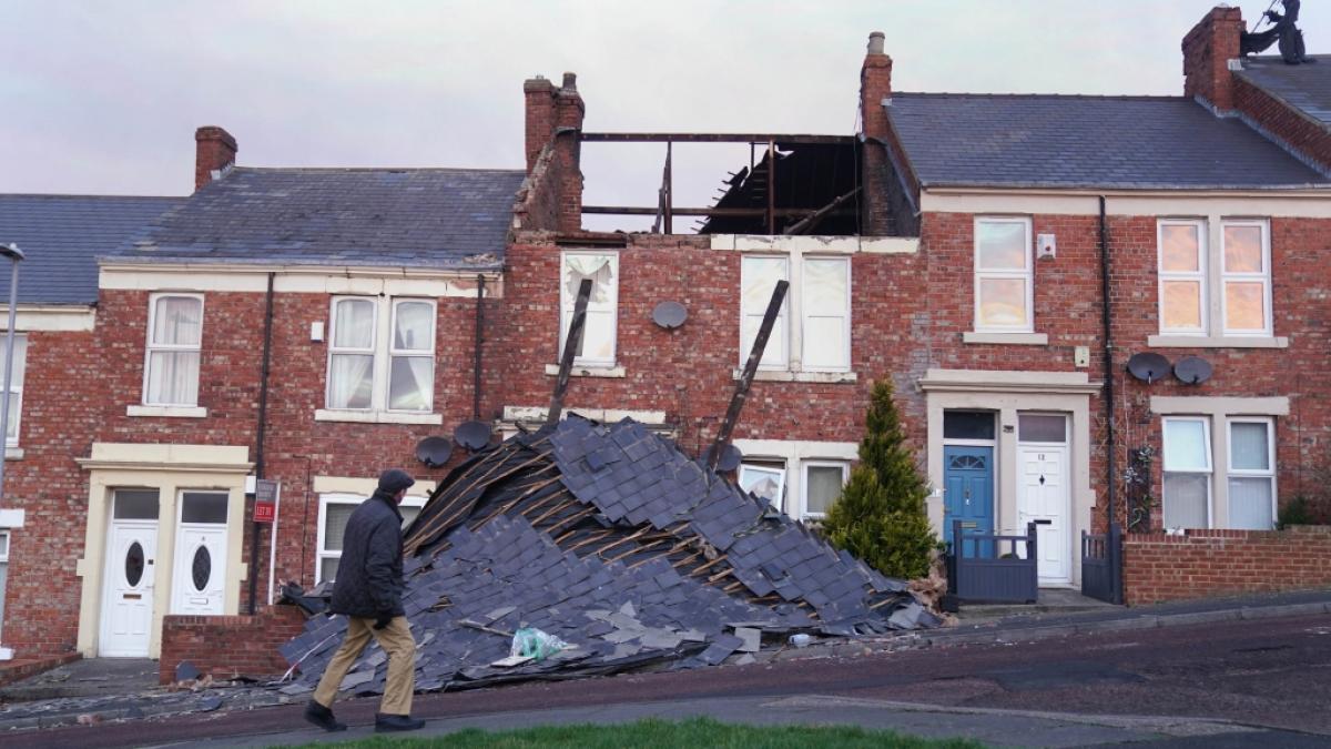 Sturm "Mailk" hat in Gro&szlig;britannien - wie hier im nordenglischen Gateshead - gravierende Sch&auml;den hinterlassen und mindestens zwei Menschenleben gefordert. (Foto)