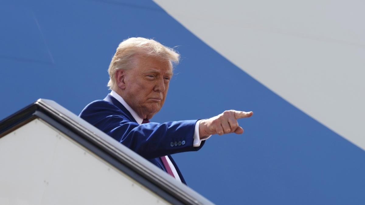 In einem bizarren KI-Video, das der US-Pr&auml;sident auf Truth Social teilte, wird Donald Trump als Rockstar dargestellt. (Foto)
