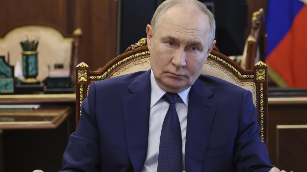 Ist der Ukraine-Krieg f&uuml;r Wladimir Putin nur eine Aufw&auml;rm&uuml;bung? Insider berichten nun von einer massiven Aufr&uuml;stungsstrategie f&uuml;r den n&auml;chsten gro&szlig;en Krieg des Kreml-Chefs. (Foto)
