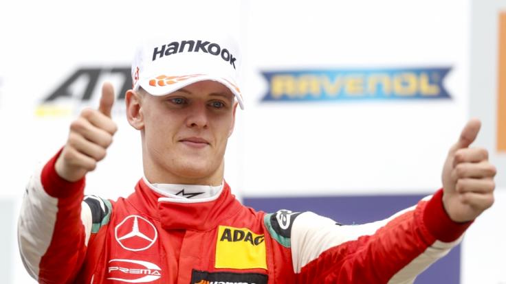 Mick Schumacher, Sohn von Formel-1-Rekordweltmeister Michael Schumacher, ist neuer Formel-3-Europameister.