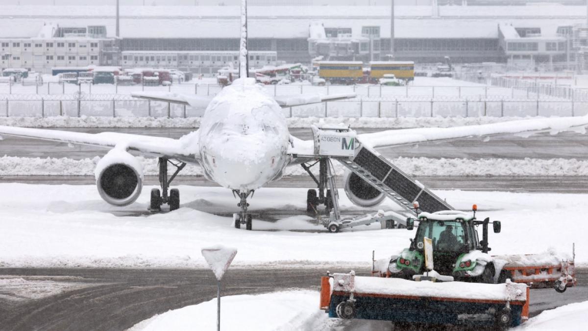 Der Flughafen M&uuml;nchen wird angesichts der Eisregen-Warnung am Dienstag zeitweise geschlossen. (Foto)