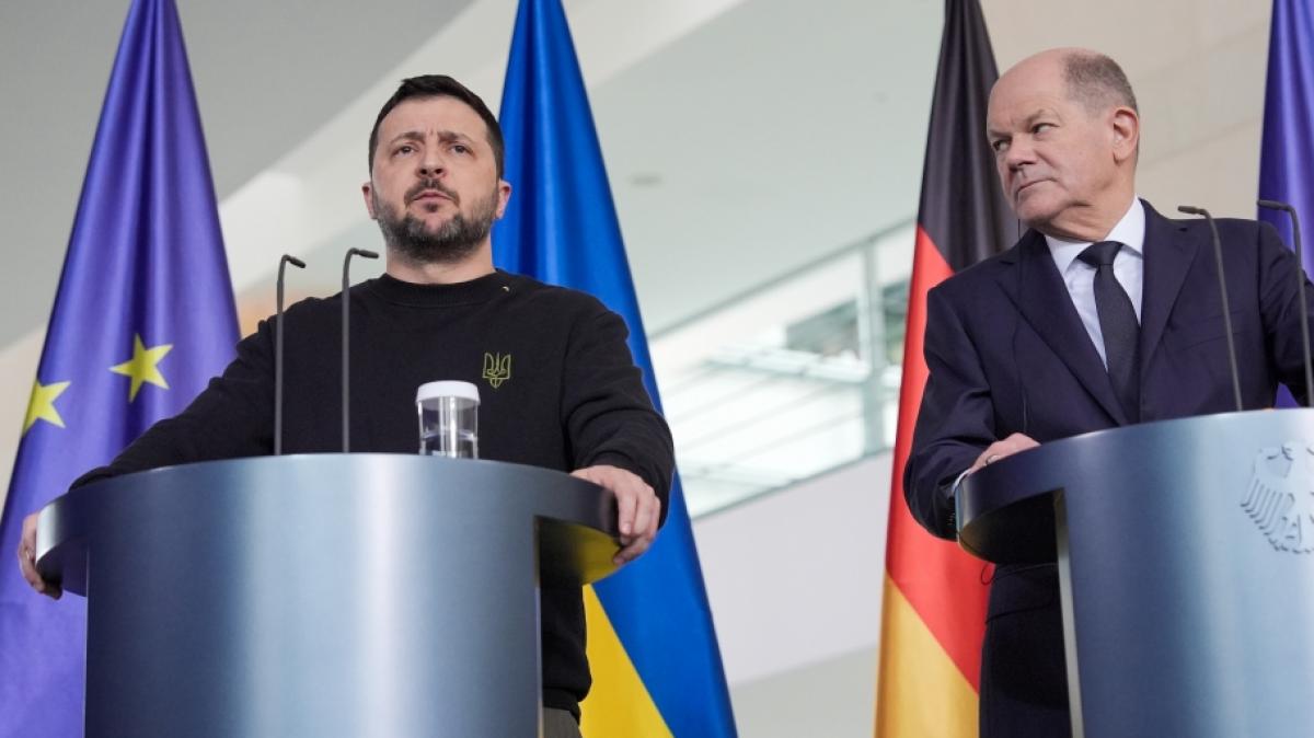 Ukraine-Pr&auml;sident Selenskyj (links) fordert weitere Waffenlieferungen des Westens. (Foto)