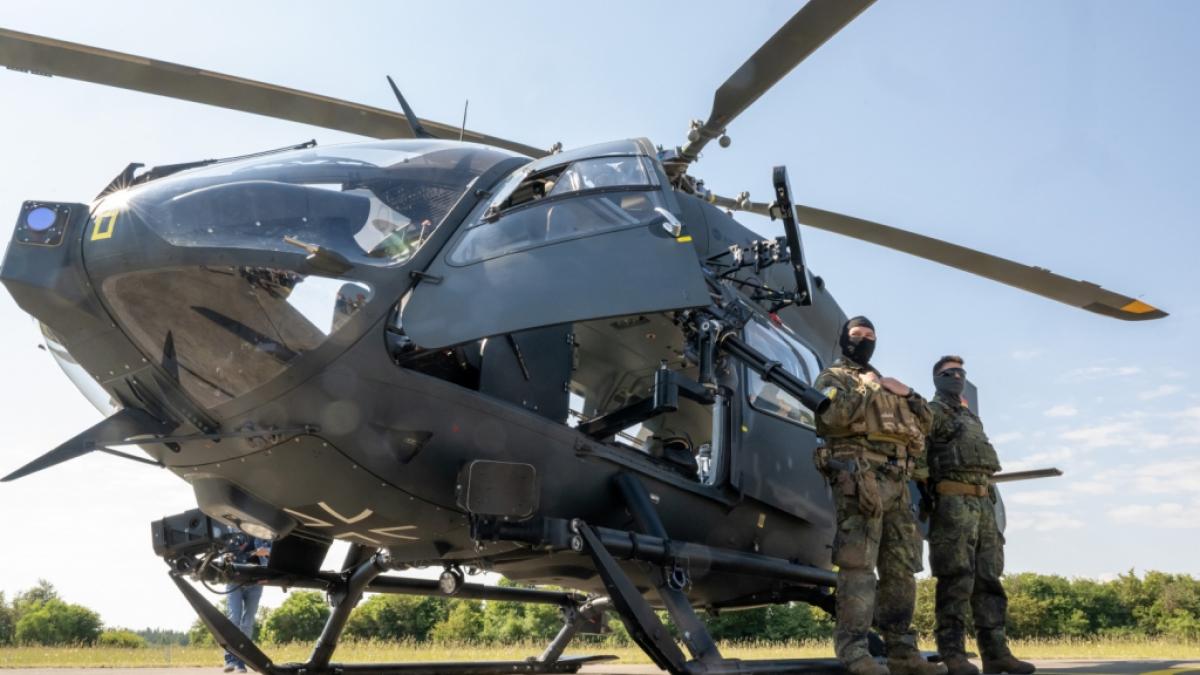 Ein Hubschrauber der Bundeswehr ist &uuml;ber der Ostsee von der Besatzung eines russischen Schiffes beschossen worden (Symbolfoto). (Foto)