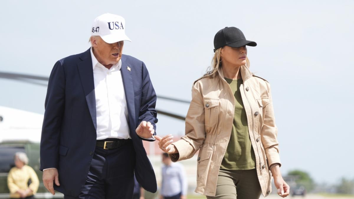 Donald und Melania Trump besichtigten die Hochwassersch&auml;den in Texas. (Foto)