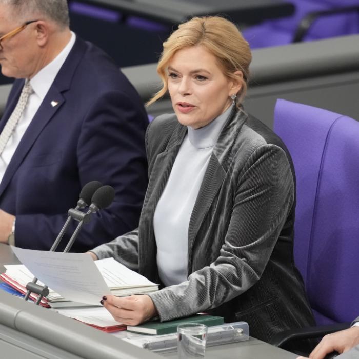 Krawall und Gefahr im Parlament - Bundestagspräsidentin fordert schärfere Regeln