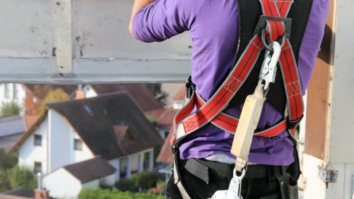 Ein Frau ist bei einem Extrem-Sprung 30 Meter in den Tod gest&uuml;rzt. (Foto)