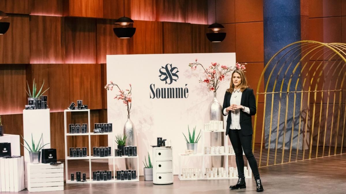 S&uuml;mmeyya Bach aus Hamburg pr&auml;sentiert mit "Soumm&eacute;" ein Antitranspirant f&uuml;r stark schwitzende Menschen. (Foto)