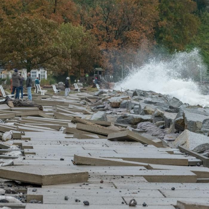 Millionenschäden erwartet! Bilder und Videos zeigen Wetter-Horror