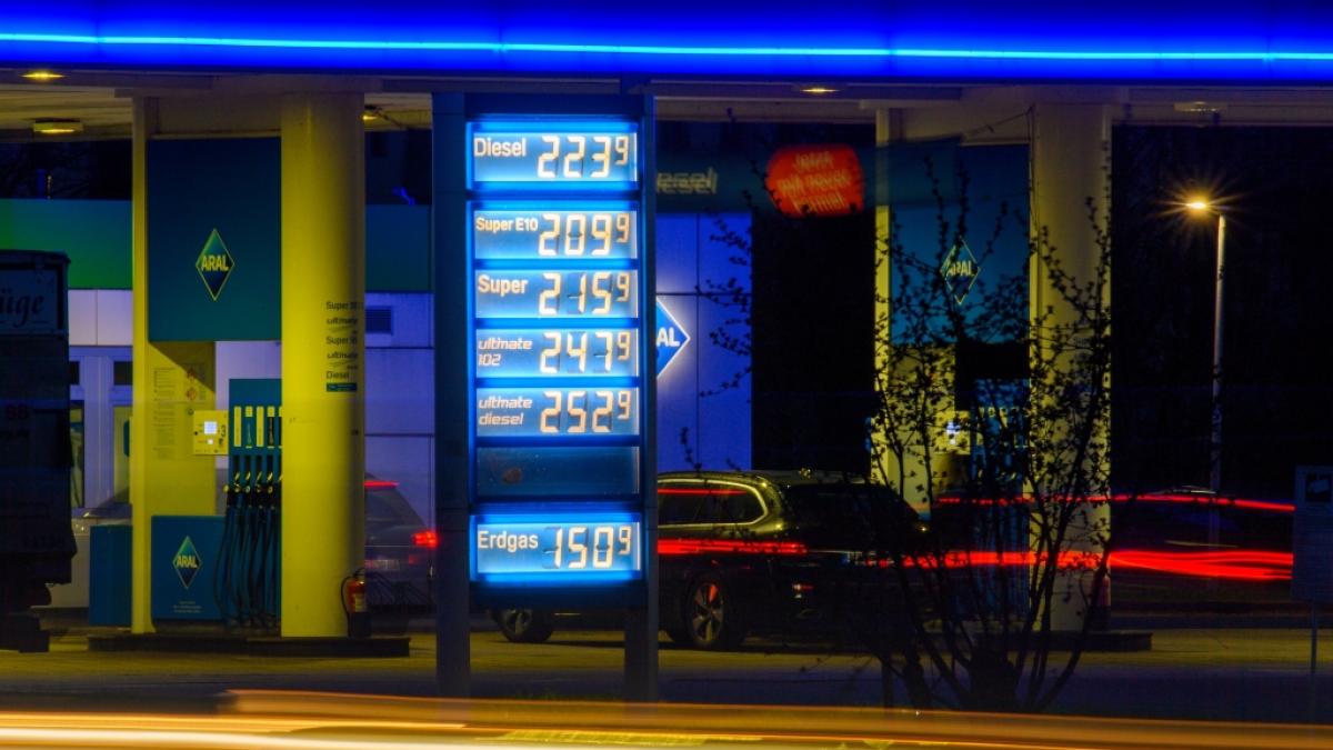 Ab Mittwoch d&uuml;rfen Tankstellen nur noch einmal pro Tag ihre Preise erh&ouml;hen. (Foto)