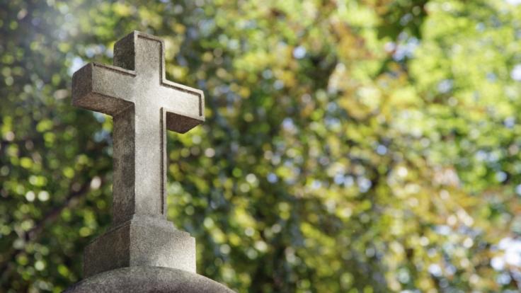 Auf einem Friedhof in Rom werden Frauen nach Abtreibungen bloßgestellt.