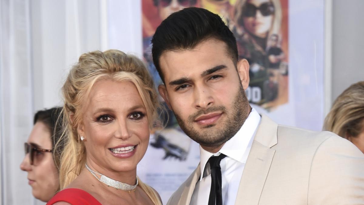 Britney Spears und Sam Asghari gehen nach sechs gemeinsamen Jahren getrennte Wege. Im Netz best&auml;tigt der Schauspieler die Scheidung. (Foto)