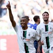Alassane Plea hat seinen Vertrag bei Borussia Mönchengladbach verlängert.