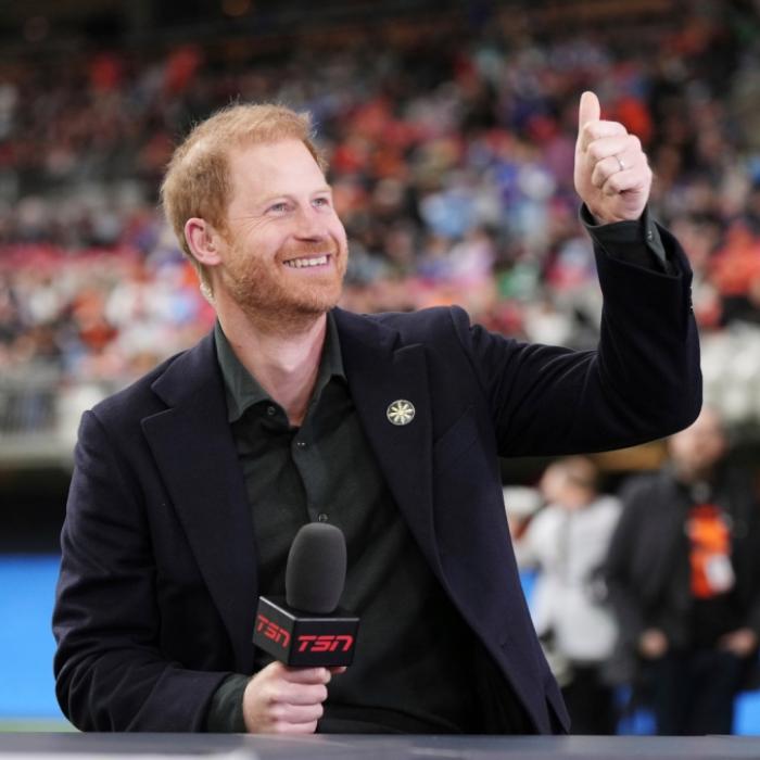 So locker sah man den Solo-Prinzen ohne Herzogin Meghan lange nicht