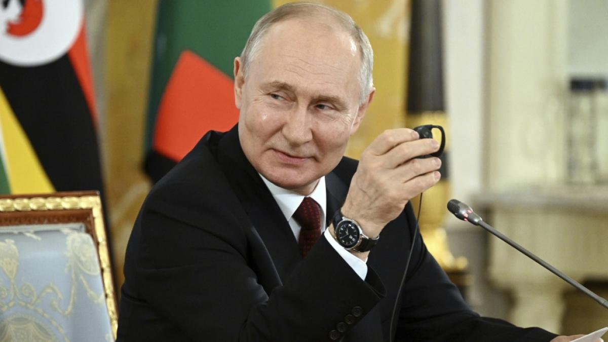 Wladimir Putins Soldaten sollen Augenzeugenberichten zufolge abscheulichste Kriegsverbrechen in der Ukraine begehen - Kastrationen mit Taschenmessern inklusive. (Foto)