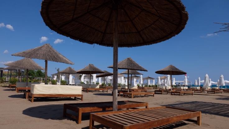 Das Coronavirus bringt für Urlauber weitreichende Folgen mit sich.