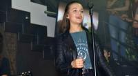 Sängerin Lotte (alias Charlotte Rezbach) hat im 