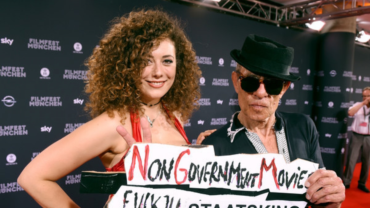Leila Lowfire mit Filmemacher Klaus Lemke beim Filmfest in M&uuml;nchen. (Foto)
