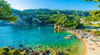 Auf der griechischen Urlaubsinsel Korfu wurde eine 14-jährige Britin von einem Hotelmitarbeiter vergewaltigt.